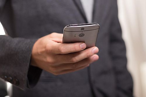 Hur mobilberoende har vi blivit och vad gr vi i vra mobiler?
